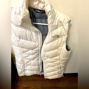 White north face vest